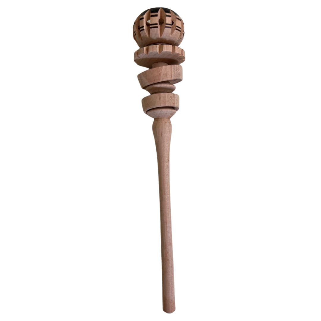 wood molinillo with horizontal line pattern at head